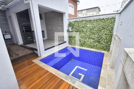 Casa à venda com 200m², 3 quartos e 2 vagasQuintal / Piscina / Churrasqueira