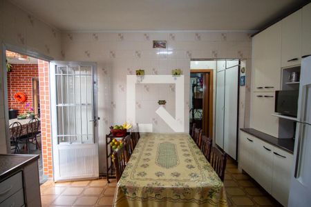 Casa à venda com 170m², 3 quartos e 2 vagasCozinha