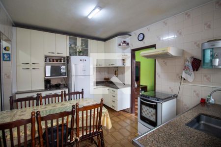 Casa à venda com 170m², 3 quartos e 2 vagasCozinha