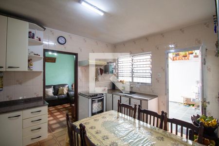 Casa à venda com 170m², 3 quartos e 2 vagasCozinha