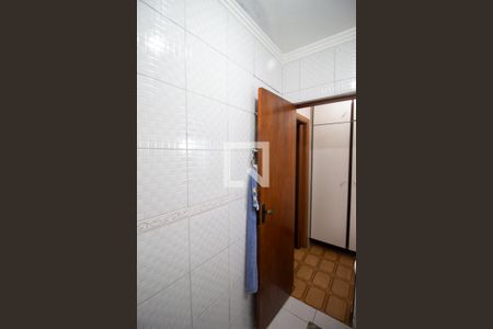 Casa à venda com 170m², 3 quartos e 2 vagasBanheiro