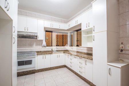 Casa à venda com 180m², 3 quartos e 4 vagas Casa à venda com 180m², 3 quartos e 4 vagasCozinha
