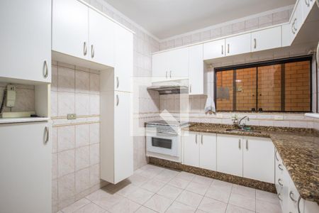 Casa à venda com 180m², 3 quartos e 4 vagas Casa à venda com 180m², 3 quartos e 4 vagasCozinha