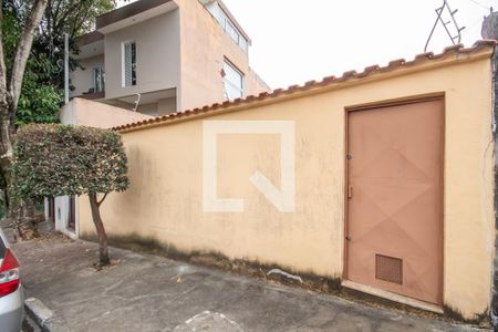 Casa à venda com 180m², 3 quartos e 4 vagas Casa à venda com 180m², 3 quartos e 4 vagasFachada