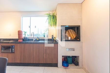 Apartamento à venda com 152m², 2 quartos e 2 vagasCozinha e Churrasqueira