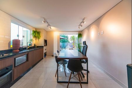 Apartamento à venda com 152m², 2 quartos e 2 vagasCozinha