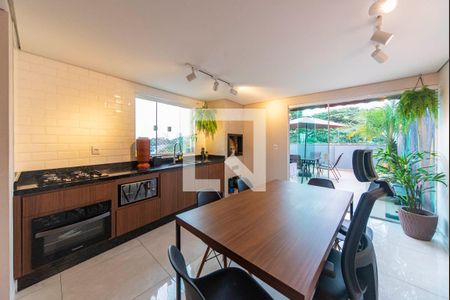 Apartamento à venda com 152m², 2 quartos e 2 vagasCozinha