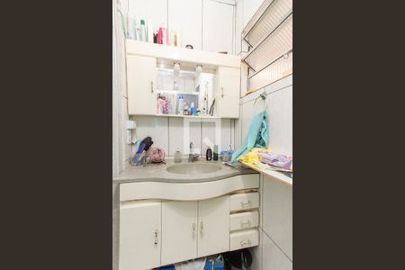 Casa à venda com 200m², 2 quartos e 2 vagasBanheiro 2  