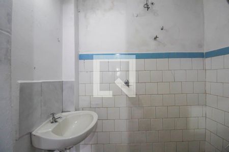 Banheiro de casa para alugar com 1 quarto, 30m² em Quinta da Paineira, São Paulo