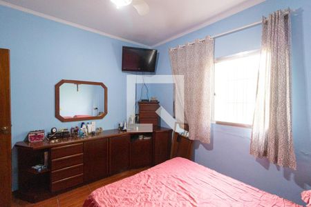 Casa à venda com 250m², 3 quartos e 2 vagasSuíte