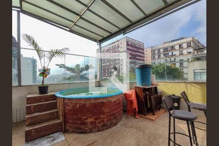 Apartamento à venda com 114m², 3 quartos e 3 vagasPiscina
