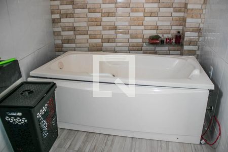 Casa para alugar com 130m², 3 quartos e 1 vaga Casa para alugar com 130m², 3 quartos e 1 vagaBanheiro da Suíte