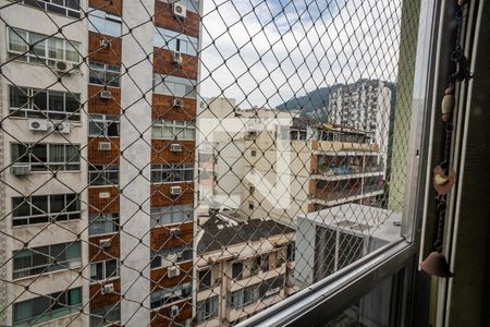 Sala vista da janela de apartamento à venda com 3 quartos, 116m² em Laranjeiras, Rio de Janeiro