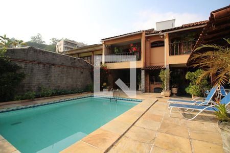 Casa de condomínio à venda com 377m², 6 quartos e 2 vagasÁrea Externa