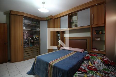 Casa de condomínio à venda com 377m², 6 quartos e 2 vagasQuarto 4 - Suíte