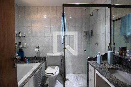 Casa de condomínio à venda com 377m², 6 quartos e 2 vagasQuarto 2 - Banheiro da Suíte Principal