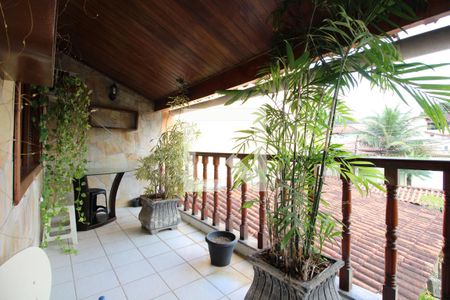 Casa de condomínio à venda com 377m², 6 quartos e 2 vagasQuarto 2 - Varanda da Suíte Principal