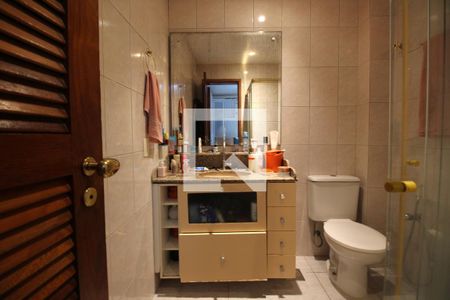 Casa de condomínio à venda com 377m², 6 quartos e 2 vagasQuarto 3 - Banheiro da Suíte