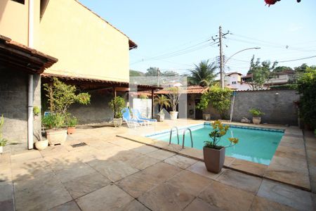 Casa de condomínio à venda com 377m², 6 quartos e 2 vagasÁrea Externa