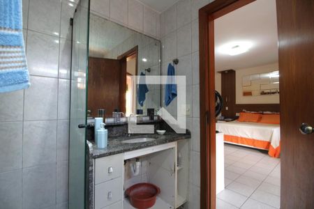 Casa de condomínio à venda com 377m², 6 quartos e 2 vagasQuarto 2 - Banheiro da Suíte Principal