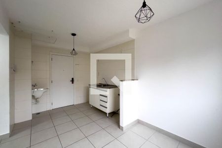 Sala e cozinha de apartamento à venda com 2 quartos, 38m² em Cambuci, São Paulo