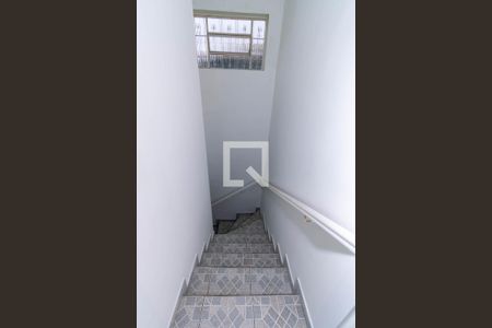 Casa à venda com 120m², 3 quartos e 2 vagasEscada