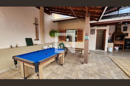 Casa à venda com 420m², 4 quartos e 10 vagas Casa à venda com 420m², 4 quartos e 10 vagasÁrea comum