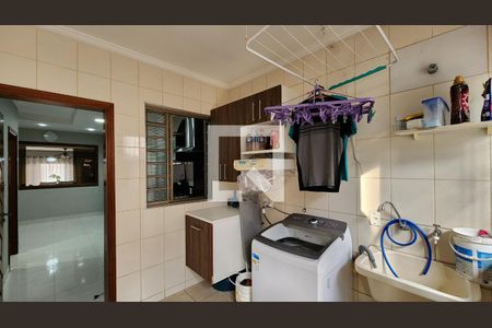 Casa à venda com 420m², 4 quartos e 10 vagas Casa à venda com 420m², 4 quartos e 10 vagasLavanderia