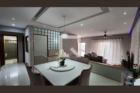 Sala de jantar de casa à venda com 4 quartos, 420m² em Jardim do Lago, Jundiaí