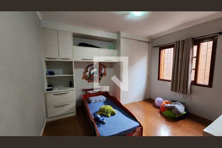 Casa à venda com 420m², 4 quartos e 10 vagas Casa à venda com 420m², 4 quartos e 10 vagasQuarto