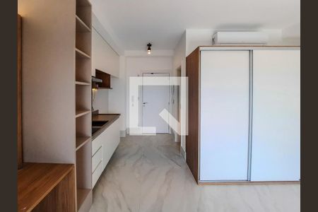 Sala/Quarto de kitnet/studio para alugar com 1 quarto, 35m² em Indianópolis, São Paulo