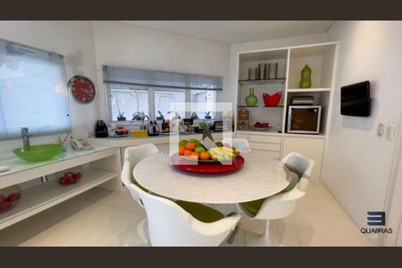 Casa à venda com 421m², 3 quartos e 4 vagas