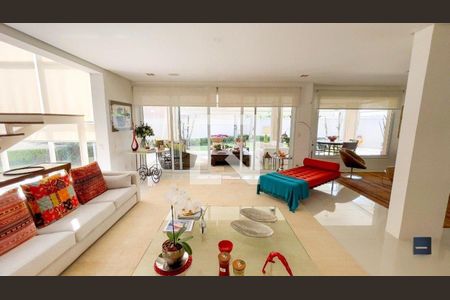 Casa à venda com 421m², 3 quartos e 4 vagas