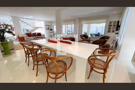 Casa à venda com 421m², 3 quartos e 4 vagas