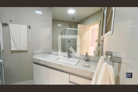 Casa à venda com 421m², 3 quartos e 4 vagas