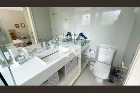 Casa à venda com 421m², 3 quartos e 4 vagas