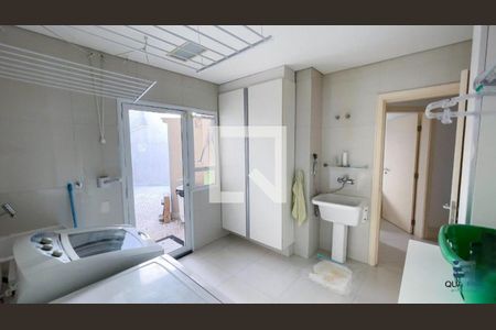 Casa à venda com 421m², 3 quartos e 4 vagas