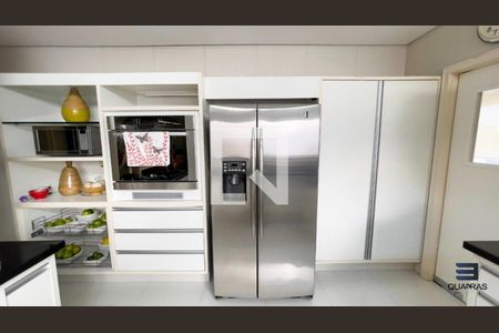 Casa à venda com 421m², 3 quartos e 4 vagas