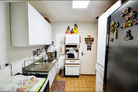 Apartamento à venda com 85m², 3 quartos e 2 vagasCozinha