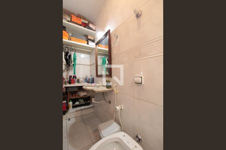 Casa à venda com 400m², 6 quartos e 4 vagasBanheiro da Suite 2