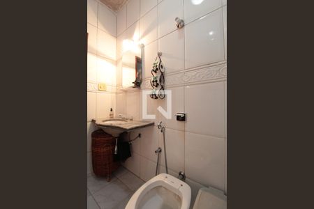 Casa à venda com 400m², 6 quartos e 4 vagasBanheiro Social 2