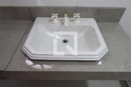 Casa à venda com 400m², 6 quartos e 4 vagasBanheiro da Suite 1