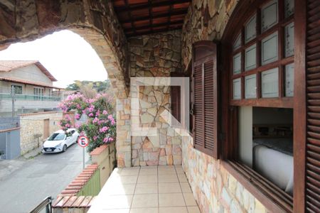 Casa à venda com 400m², 6 quartos e 4 vagasVaranda