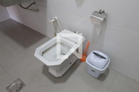 Casa à venda com 400m², 6 quartos e 4 vagasBanheiro da Suite 1