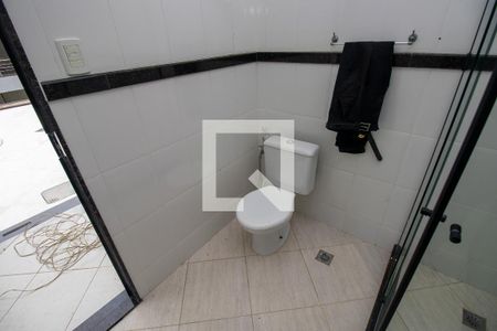 Casa de condomínio para alugar com 600m², 3 quartos e 2 vagasBanheiro externo