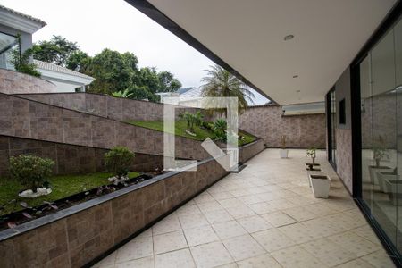 Casa de condomínio para alugar com 600m², 3 quartos e 2 vagasÁrea externa
