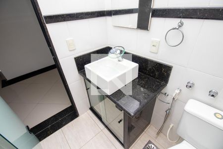 Casa de condomínio para alugar com 600m², 3 quartos e 2 vagasBanheiro quarto 3