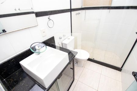 Casa de condomínio para alugar com 600m², 3 quartos e 2 vagasBanheiro quarto 3