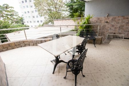 Casa de condomínio para alugar com 600m², 3 quartos e 2 vagasVaranda