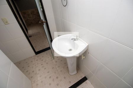 Casa de condomínio para alugar com 600m², 3 quartos e 2 vagasBanheiro de serviço